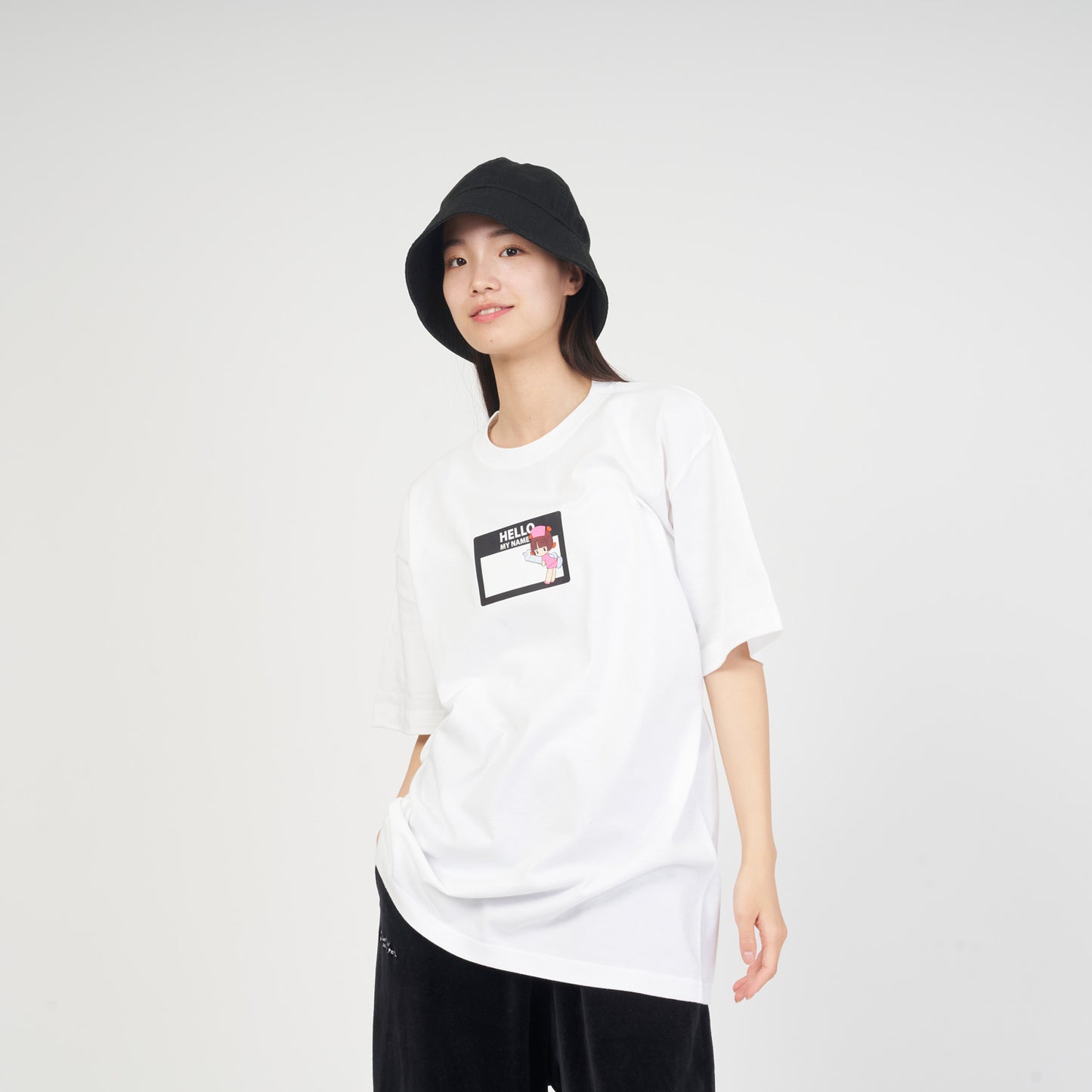 【予約商品】<ARC>HELLO MY NAME IS(ピノコ)Ⅳ Tシャツ WHITE【お届けは24年2月下旬より順次】