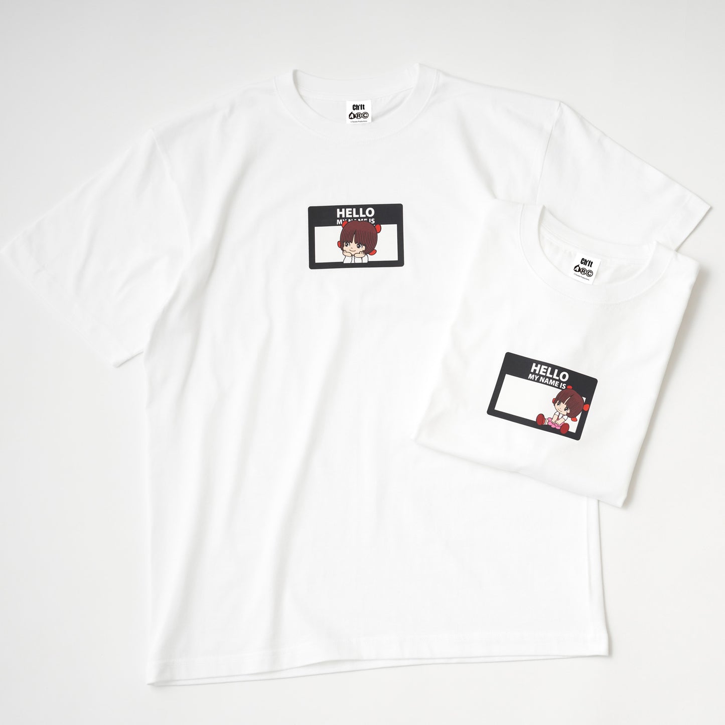 【予約商品】<ARC>HELLO MY NAME IS(ピノコ)Ⅰ Tシャツ WHITE【お届けは24年2月下旬より順次】